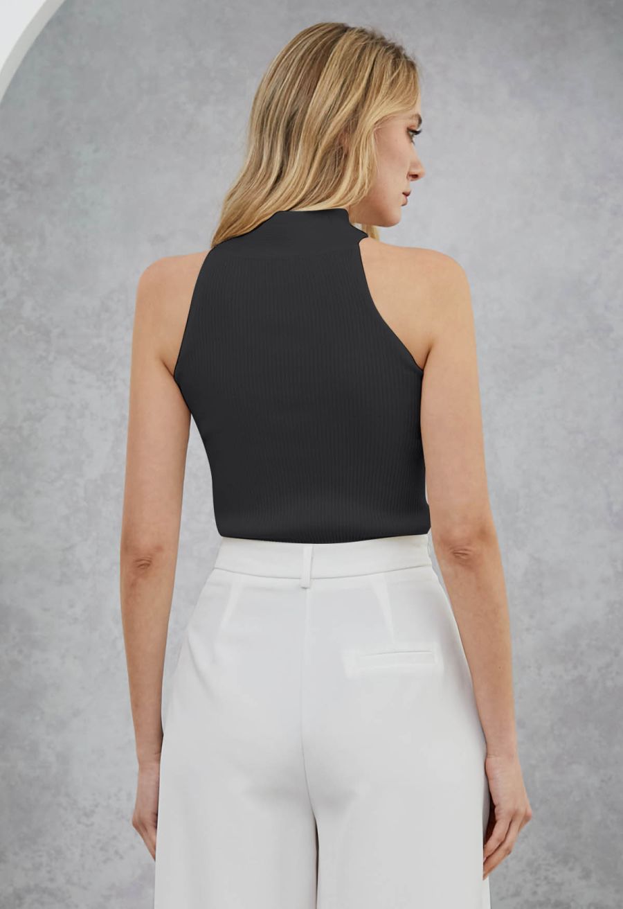 Crisscross Halter Neck Ribbed Knit Top in Black