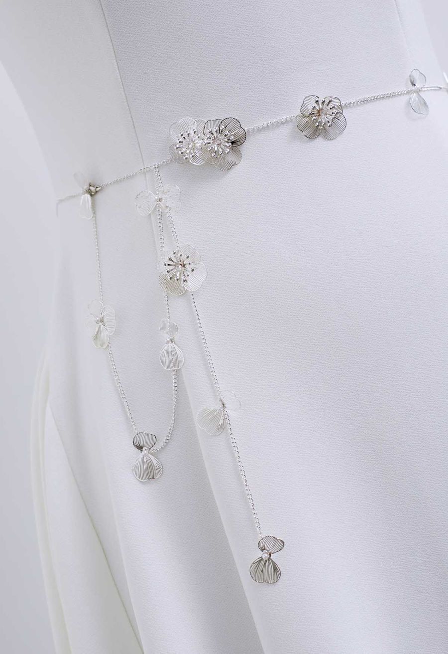 Hollow Out Floral Chain Belt in Silver