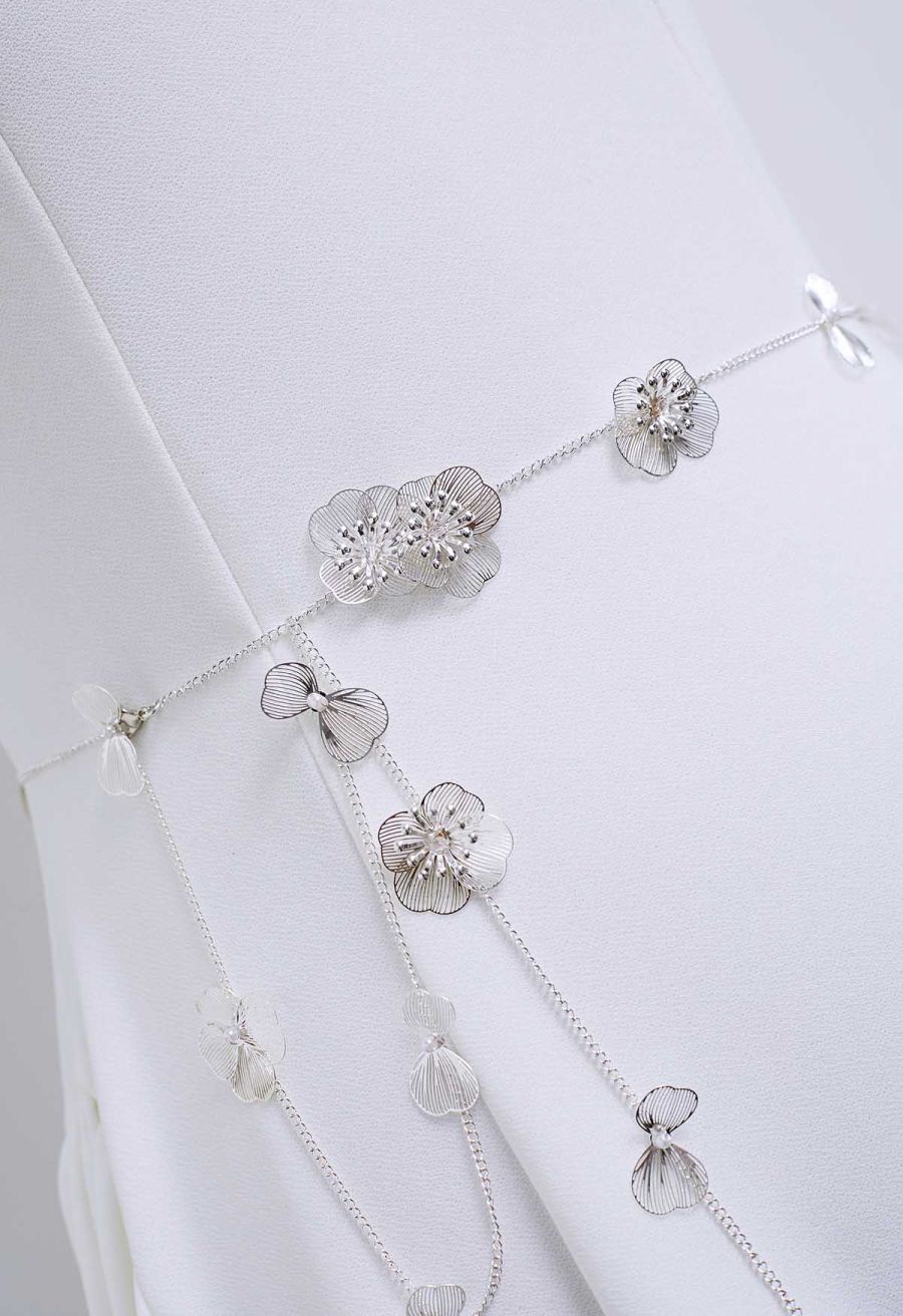 Hollow Out Floral Chain Belt in Silver
