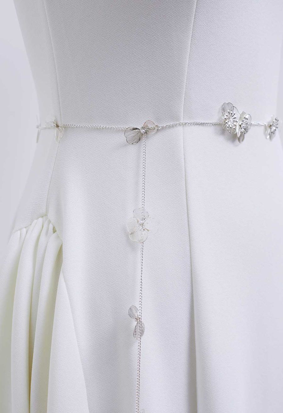 Hollow Out Floral Chain Belt in Silver