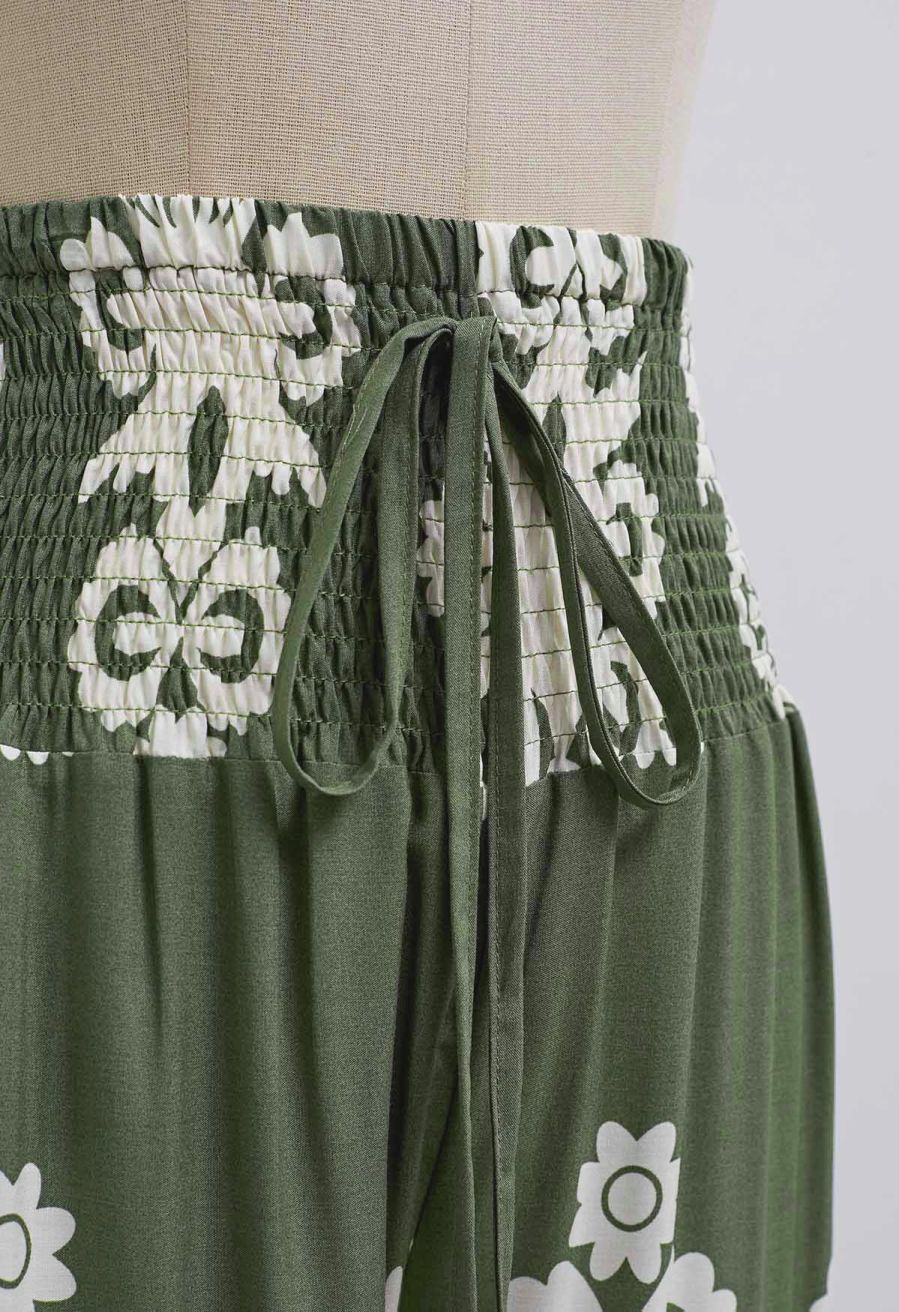 Tile Printed Shirred Waist Pants in Green