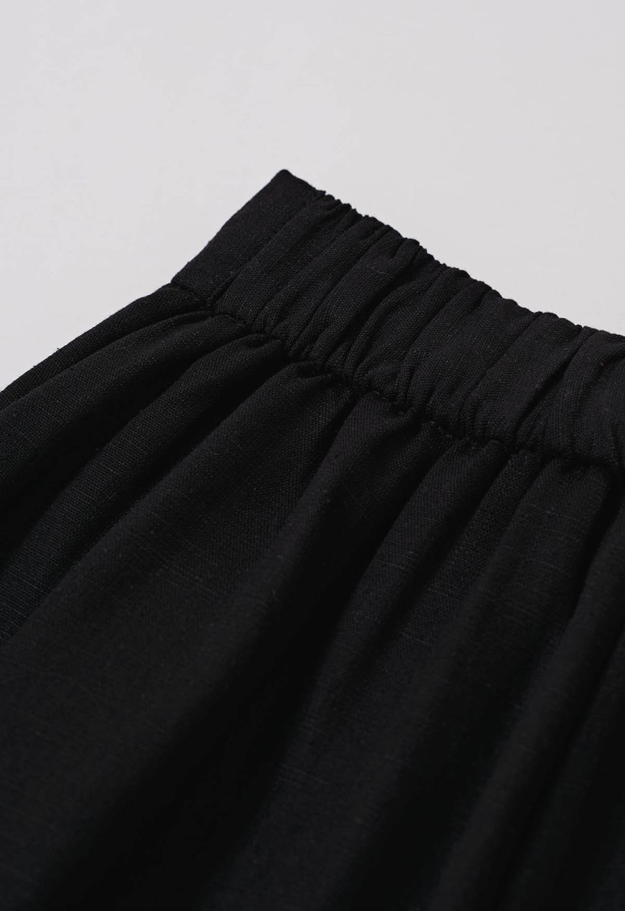 Side Pocket Half Waistband Shorts in Black