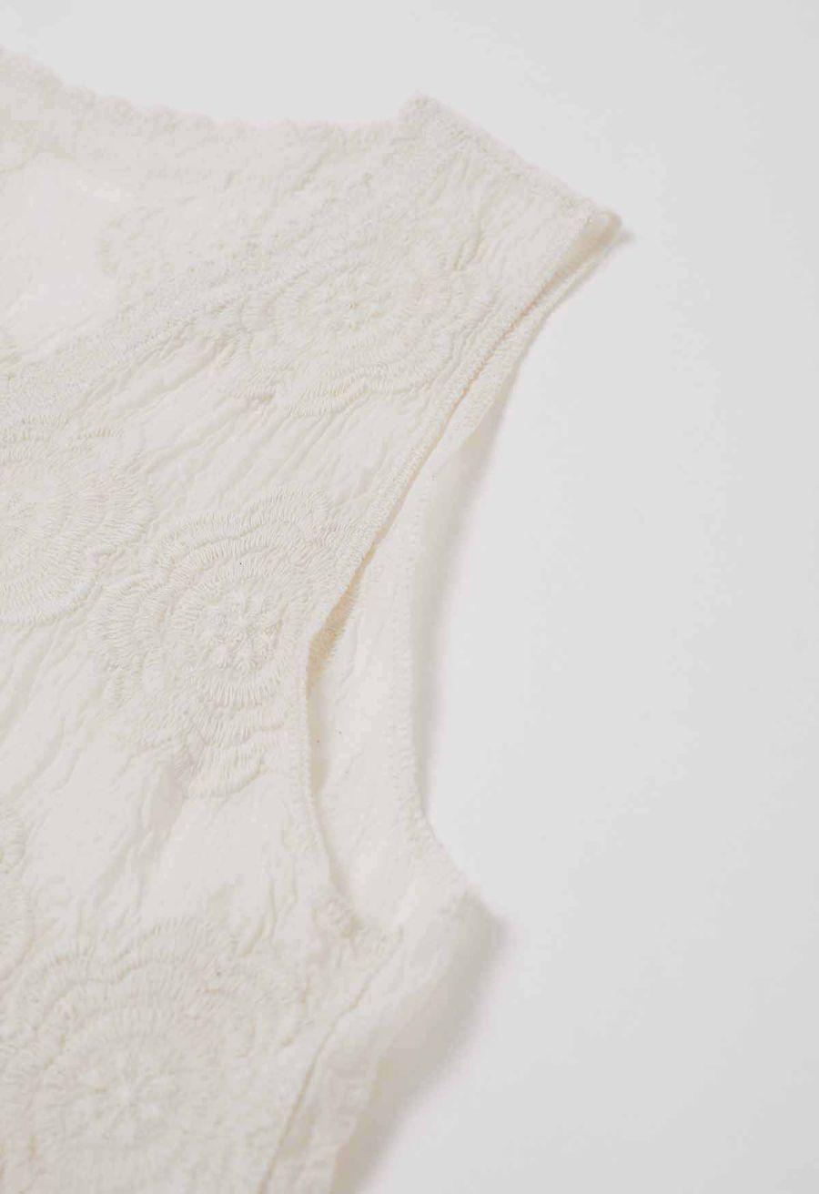 Artistry Floral Embroidered Crochet Vest in Sand