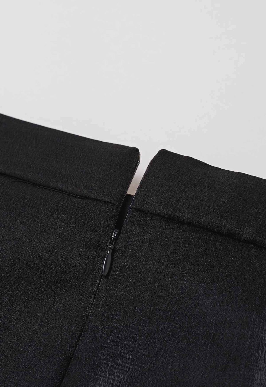 Delicate Rhinestone Bow Front Pocket Shorts in Black