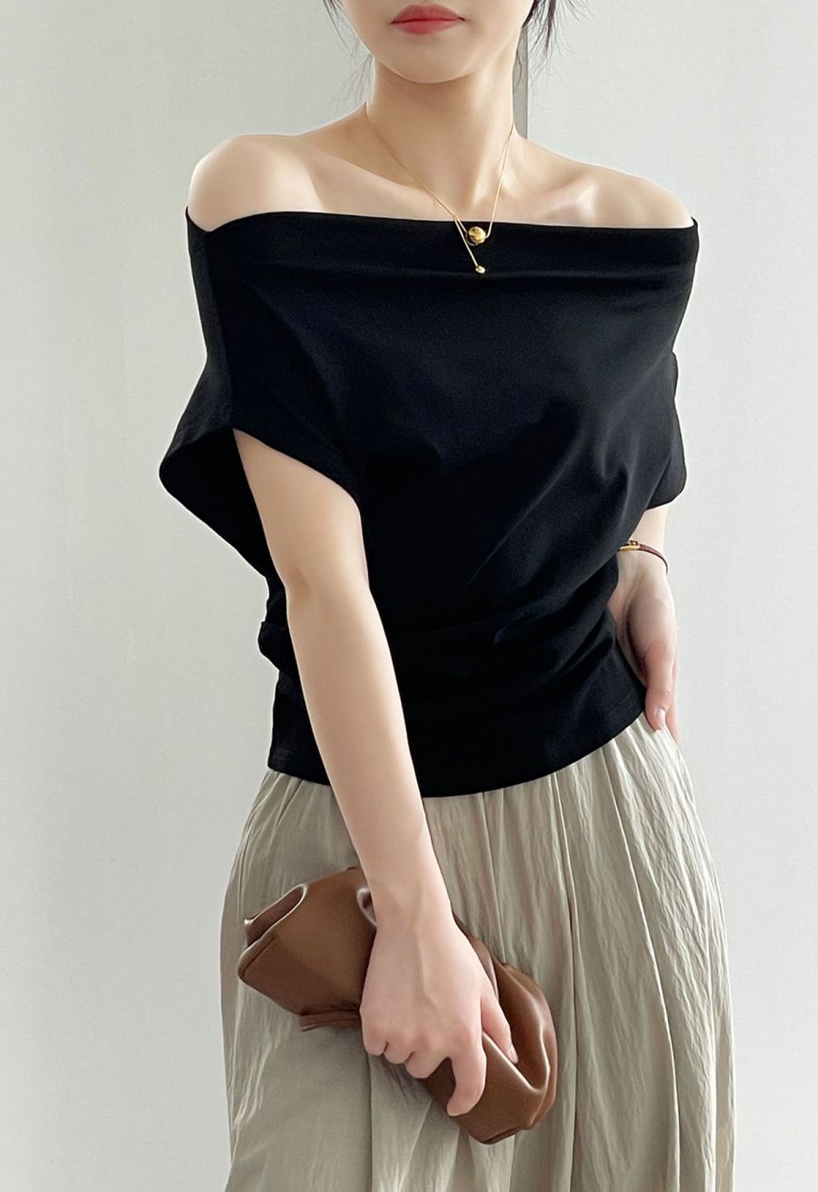 Off-Shoulder Batwing Sleeve Pleated Top in Black