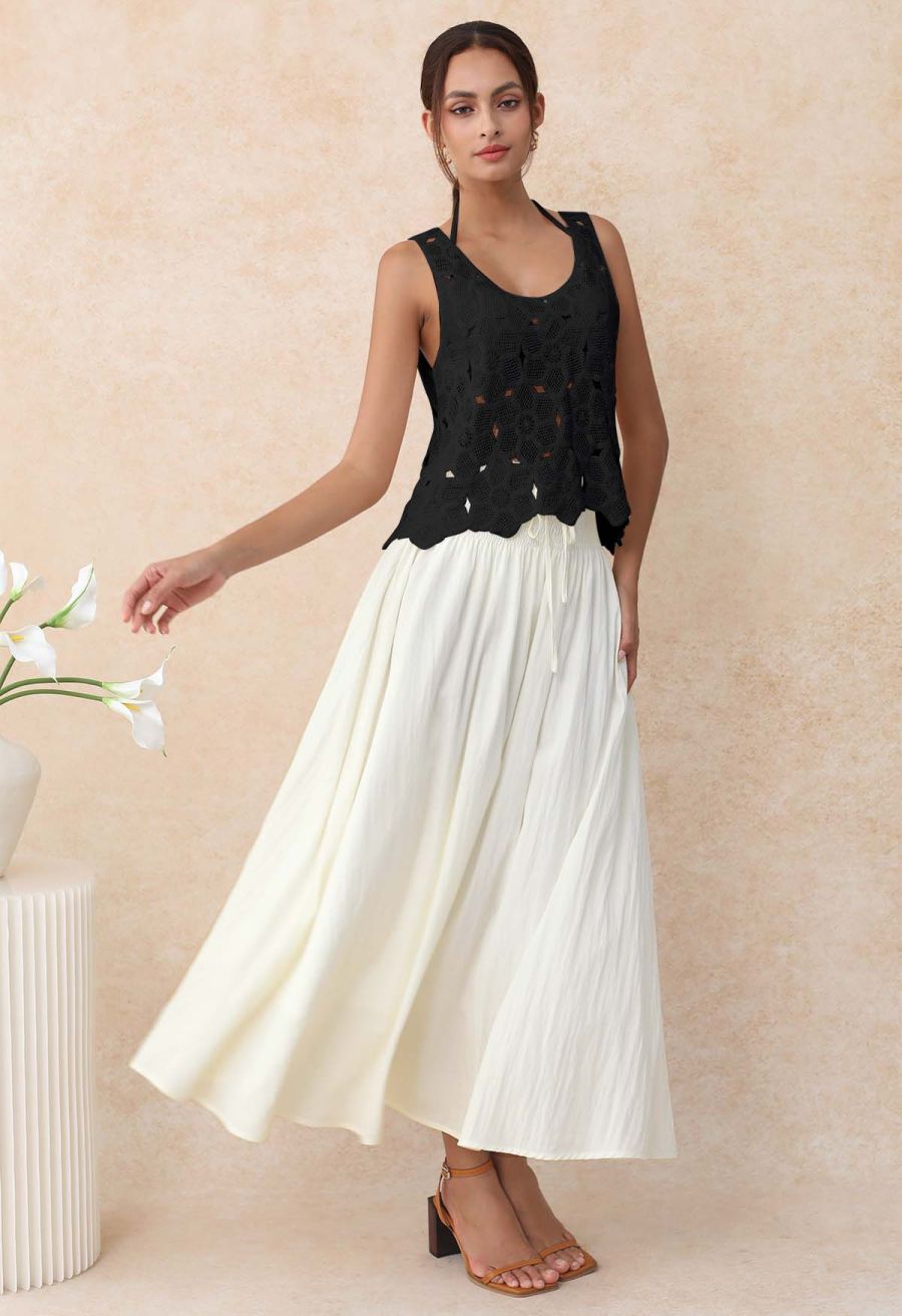 Scoop Neckline Floral Cutwork Crochet Sleeveless Top in Black