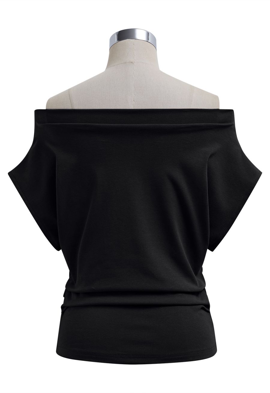 Off-Shoulder Batwing Sleeve Pleated Top in Black