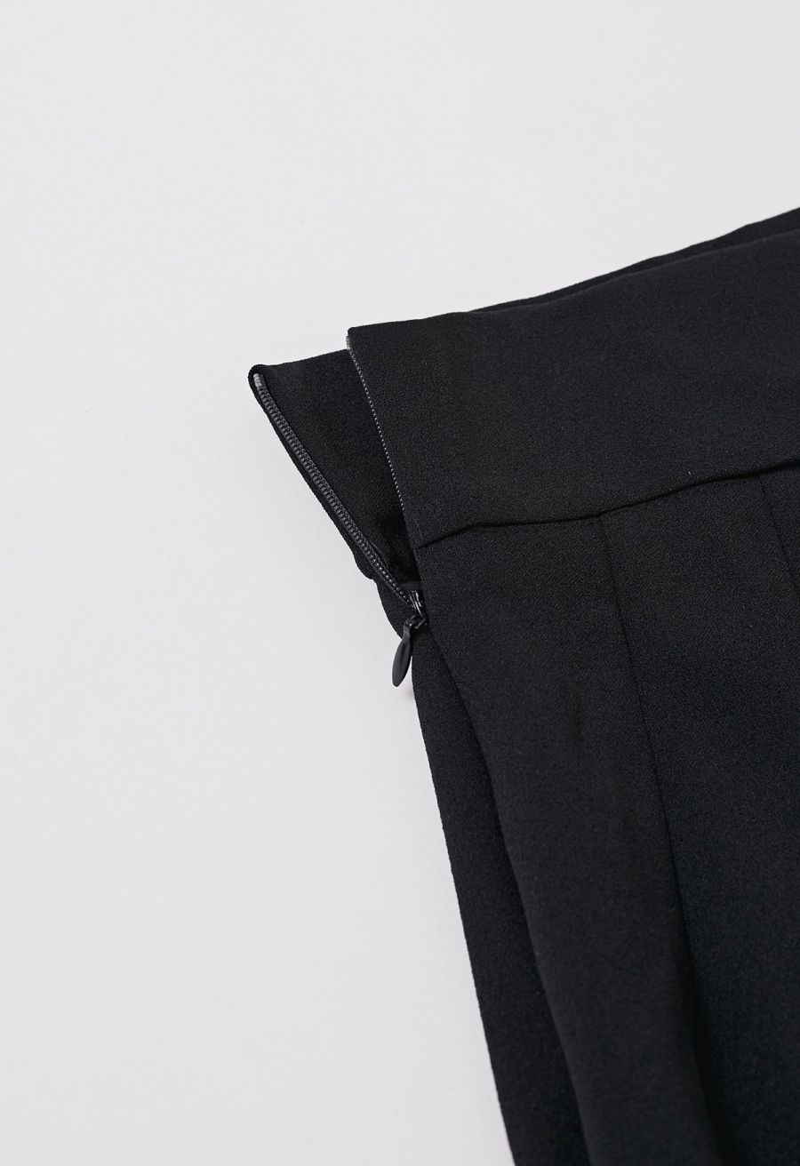 Wavy Seam Mermaid Maxi Skirt in Black