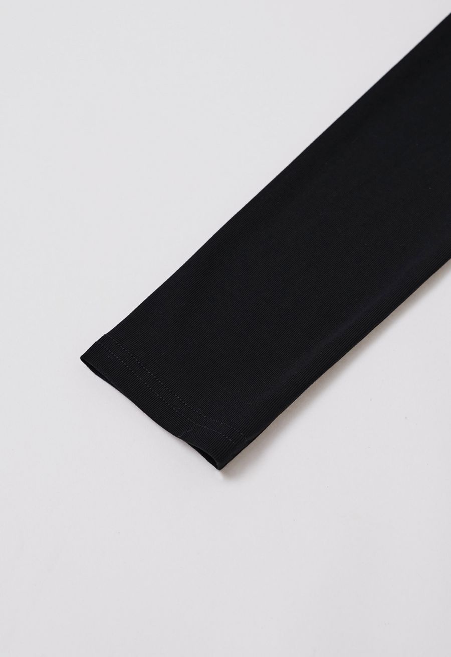 Sedate V-Neck Spliced Belted Midi Dress in Black