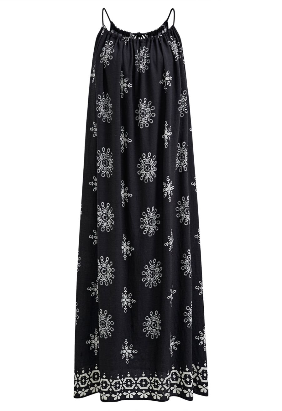 Ornamental Tile Motif Maxi Dolly Dress in Black