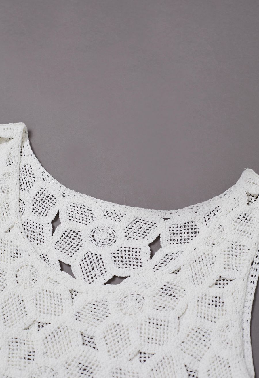 Scoop Neckline Floral Cutwork Crochet Sleeveless Top in White