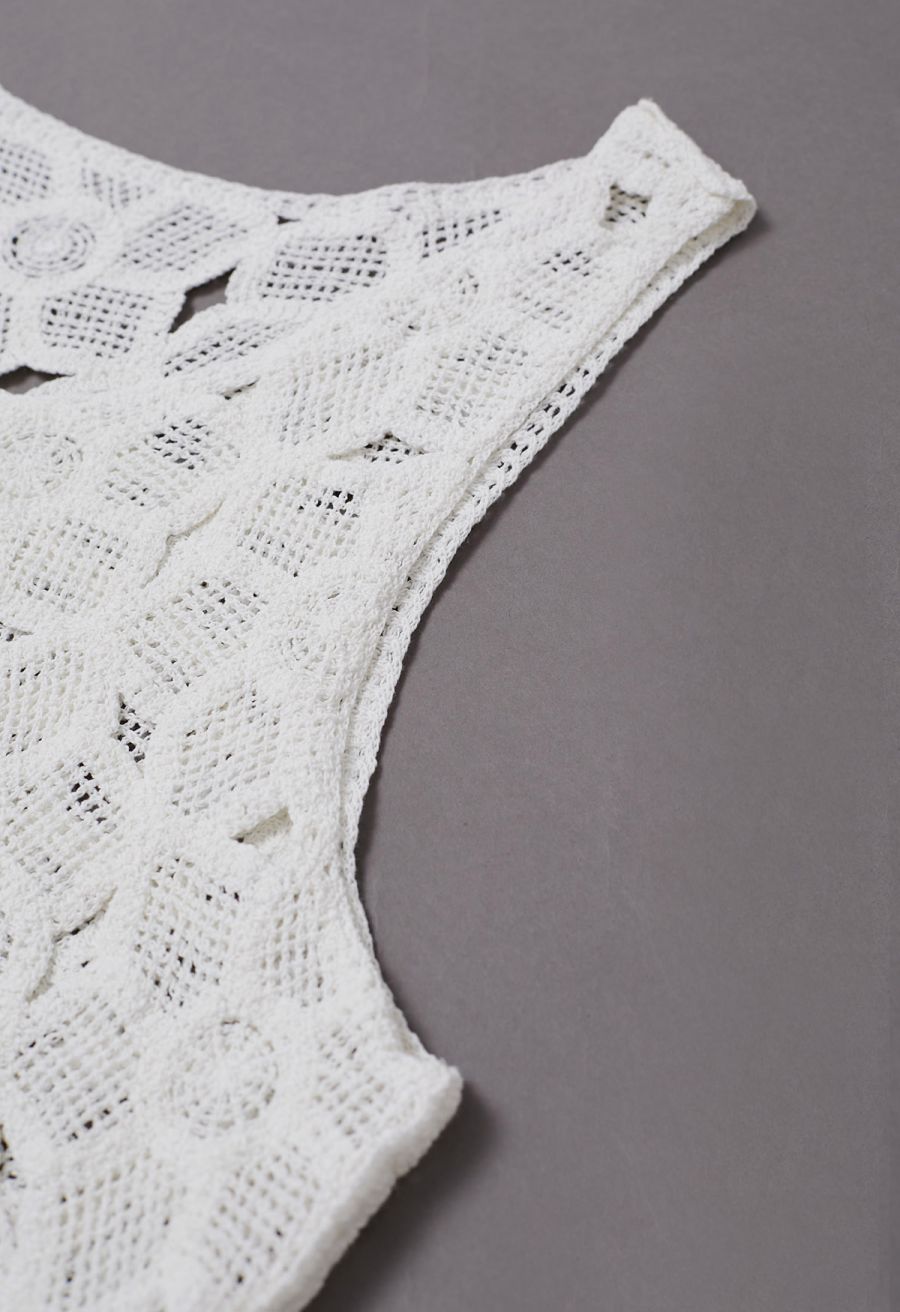 Scoop Neckline Floral Cutwork Crochet Sleeveless Top in White