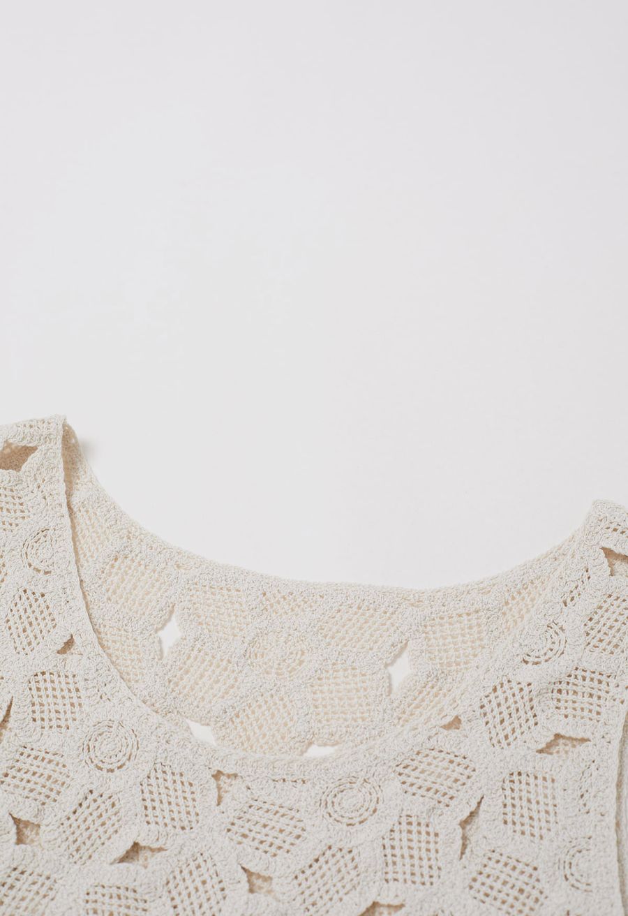Scoop Neckline Floral Cutwork Crochet Sleeveless Top in Cream
