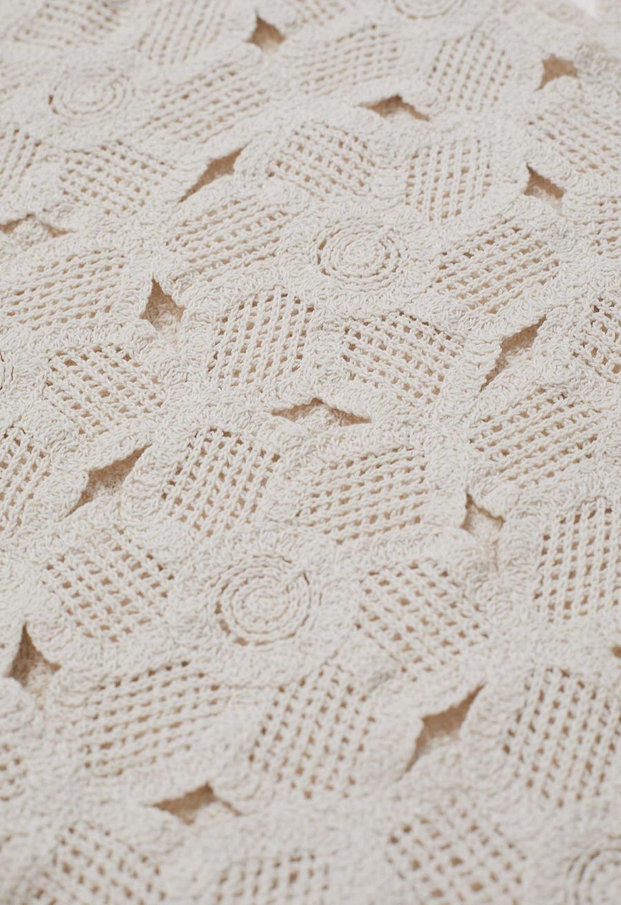 Scoop Neckline Floral Cutwork Crochet Sleeveless Top in Cream