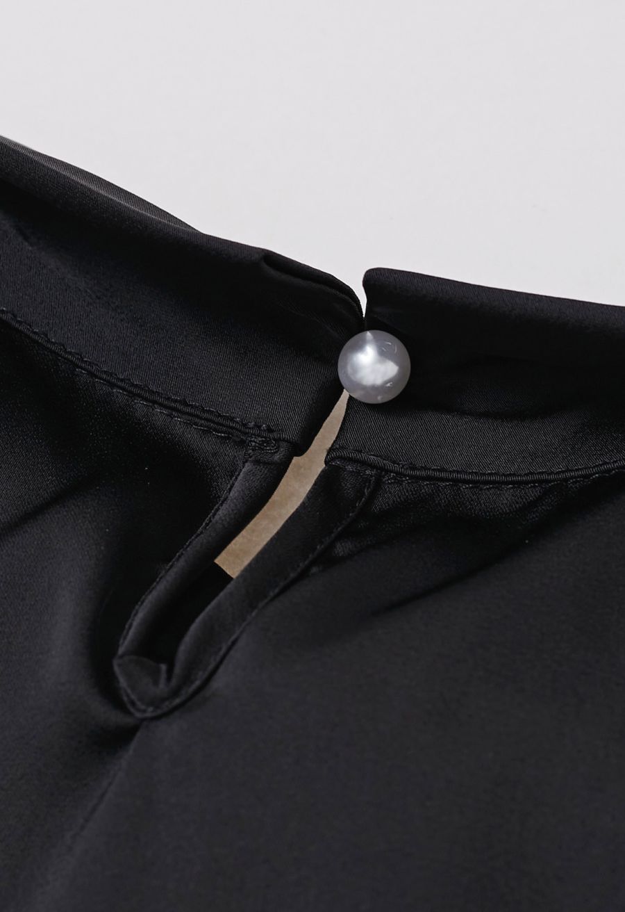 Twist Neckline Batwing Short Sleeve Top in Black