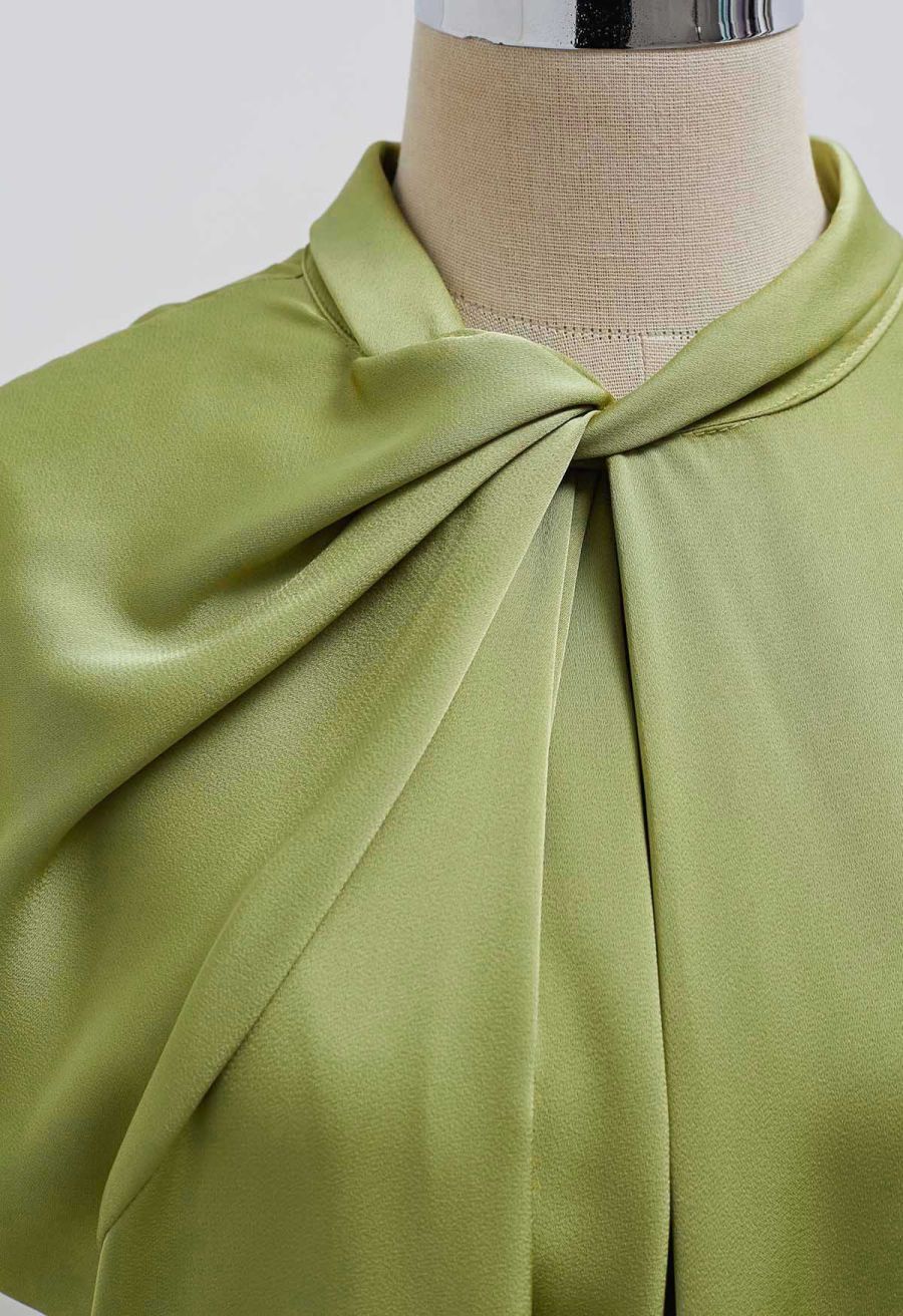 Twist Neckline Batwing Short Sleeve Top in Green