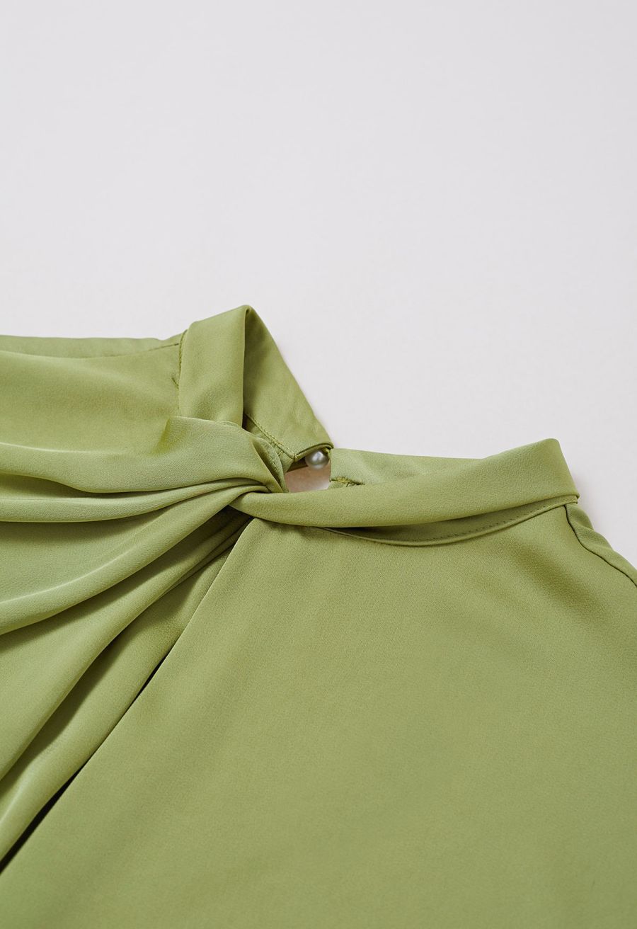 Twist Neckline Batwing Short Sleeve Top in Green