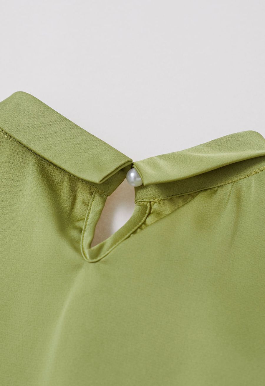 Twist Neckline Batwing Short Sleeve Top in Green