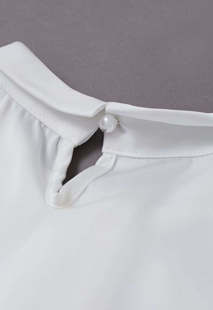 Twist Neckline Batwing Short Sleeve Top in White