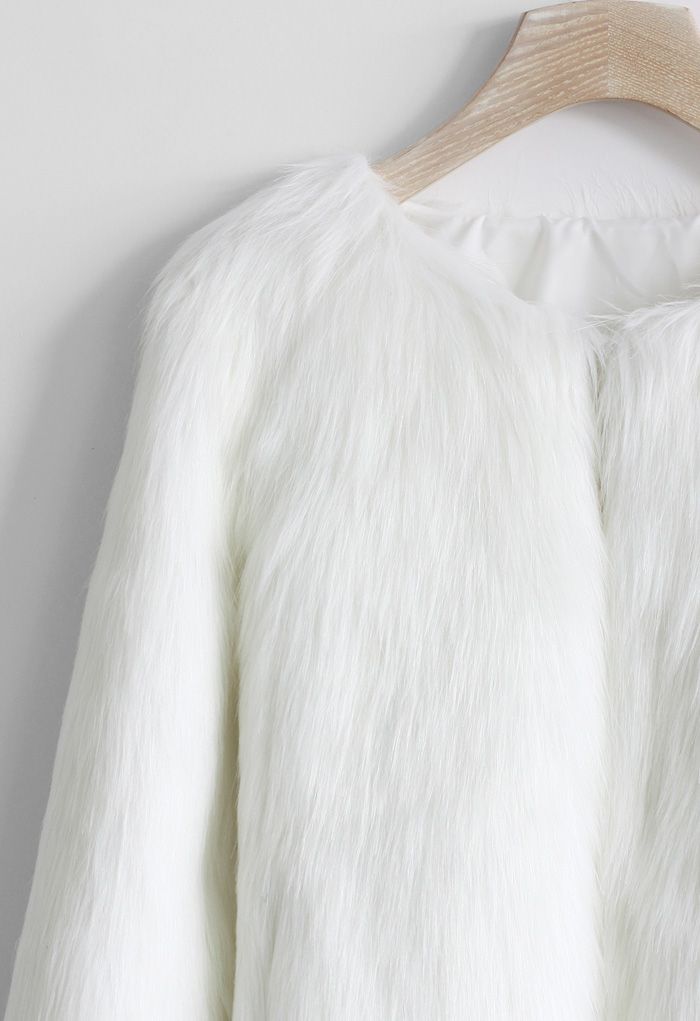 
My Chic Faux Fur Coat in White