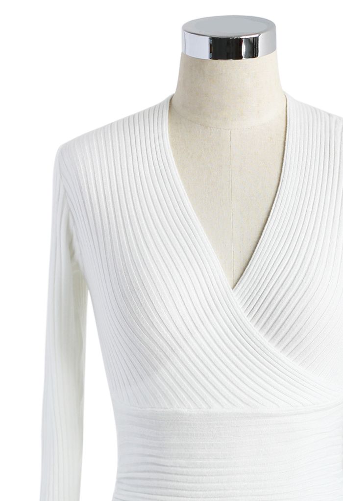 Glam V-neck Ribbed Top in White
