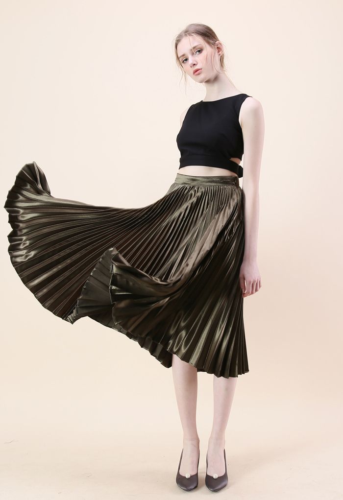 A Fan of Bowknot Crop Top in Black