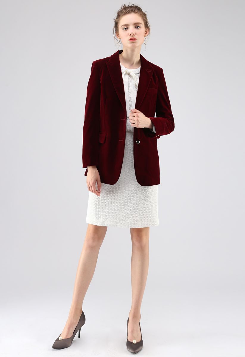 Noble Chic Velvet Blazer in Wine