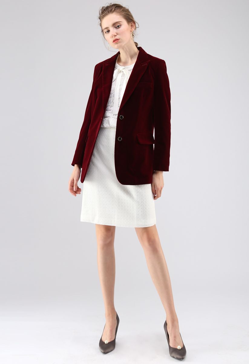Noble Chic Velvet Blazer in Wine