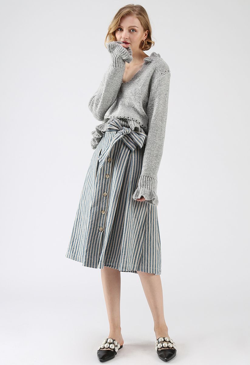 Knit a Chance V-Neck Frilling Sweater in Grey