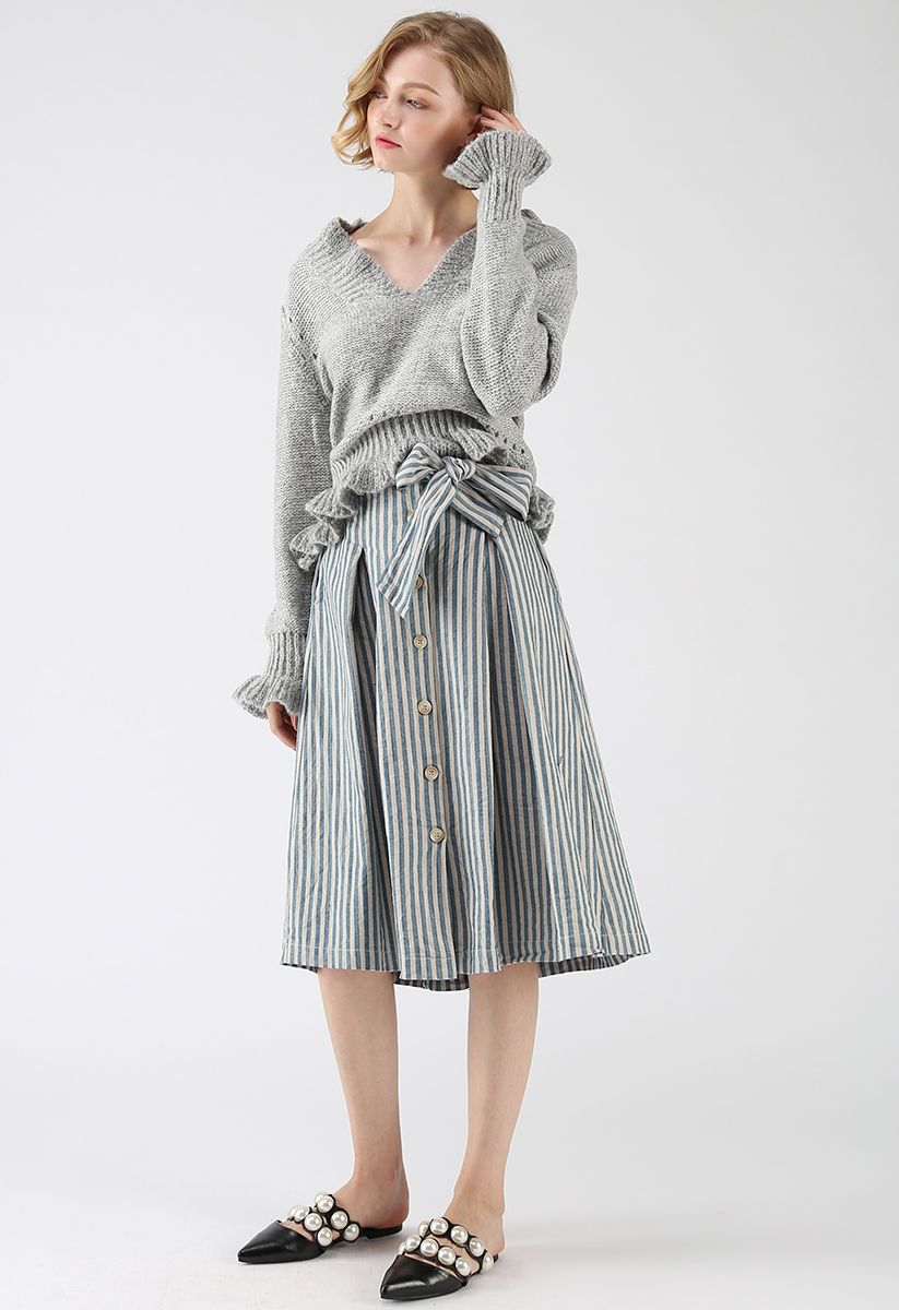 Knit a Chance V-Neck Frilling Sweater in Grey