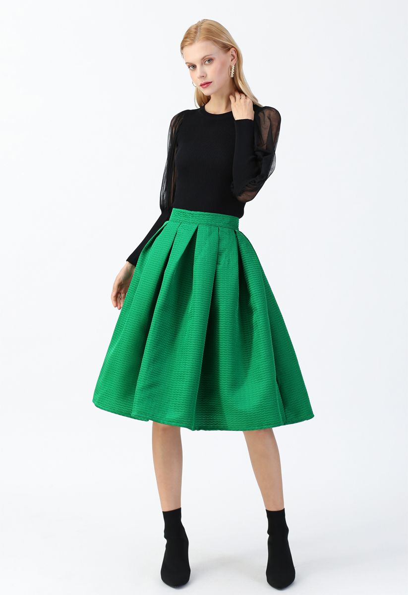 Wavy Texture Pleated Midi Skirt in Green