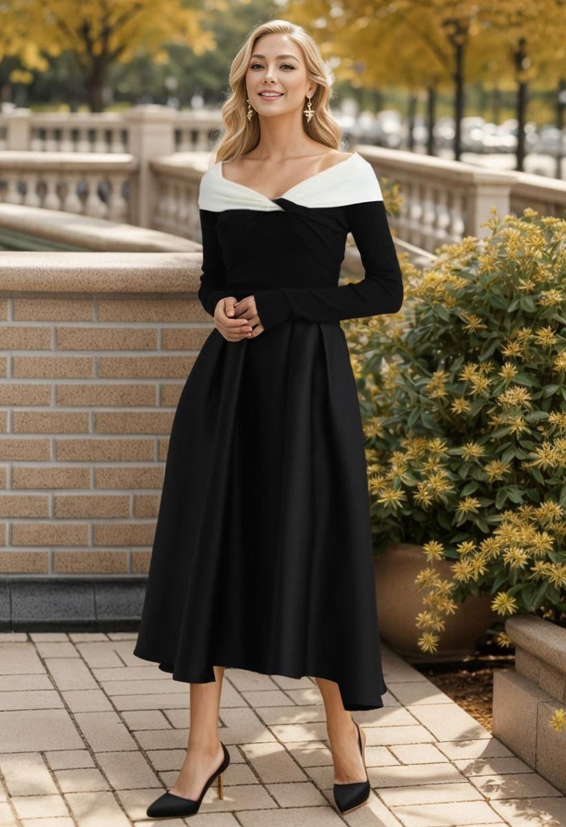 Sleek Side Pockets Pleated A-Line Midi Skirt in Black