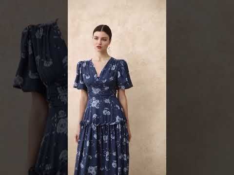 Floral Flourish V-Neck Puff Sleeve Dress in Navy