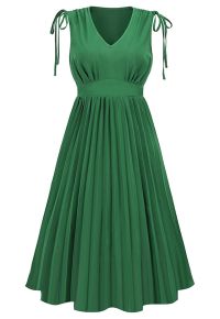 Tie-String Pleated Sleeveless Midi Dress in Green