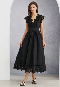 V-Neck Lace Panelled Sleeveless Maxi Dress in Black