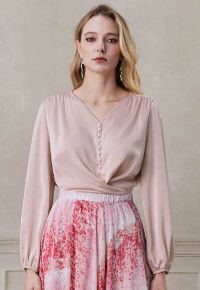 Pearl Decor Self-Tie Bowknot Textured Crop Top in Light Pink