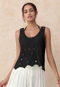 Scoop Neckline Floral Cutwork Crochet Sleeveless Top in Black